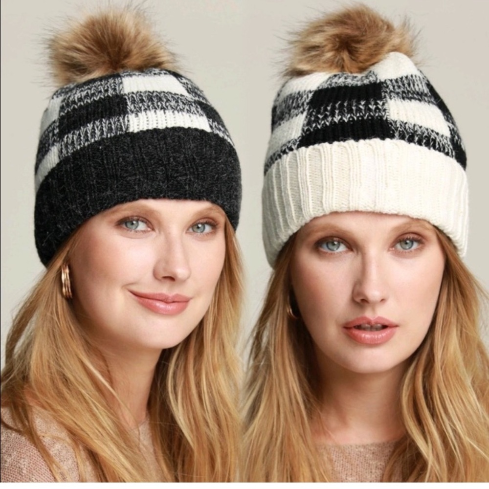 New Buffalo Plaid Soft Fur Lined Pom Pom Hat